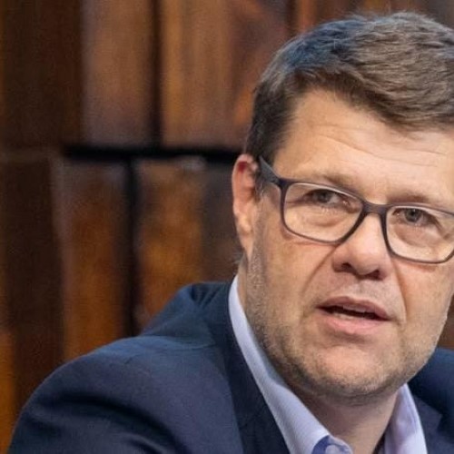 Lei proposta por Tutuca amplia licença para servidores cuidarem de filhos com deficiência ou doença rara